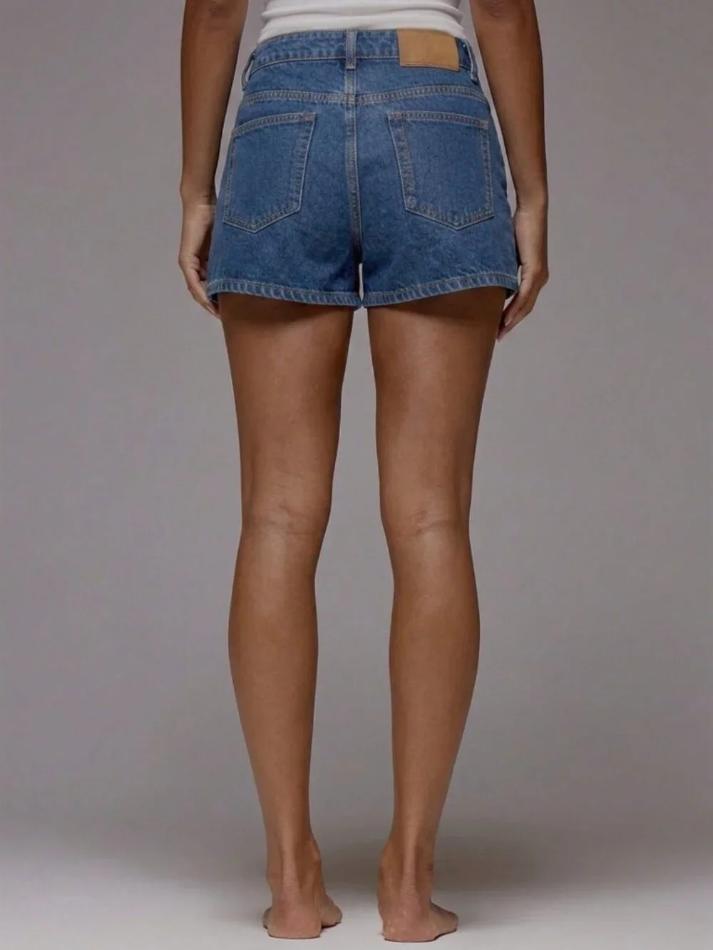 Medium Wash Casual Women's Mid Waist Classic Denim Shorts